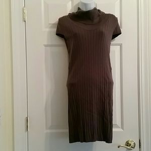 Say what brown dress L
